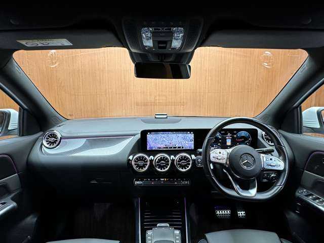 メルセデス・ベンツ Ｍ・ベンツ ＧＬＡ２００ｄ 4マチック AMGライン 千葉県 2022(令4)年 2.2万km デジタルホワイト ＡＭＧライン　/パノラマＳＲ　/グレーツートン革　/ＡＣＣ　/ナビ　/ＴＶ　/Ｂｌｕｅｔｏｏｔｈ接続　/３６０°シートヒーター　/電動リアゲート　/ＬＥＤヘッドライト　/オートハイビーム　/衝突軽減Ｂ　/ＢＳＭ　/ＬＫＡ