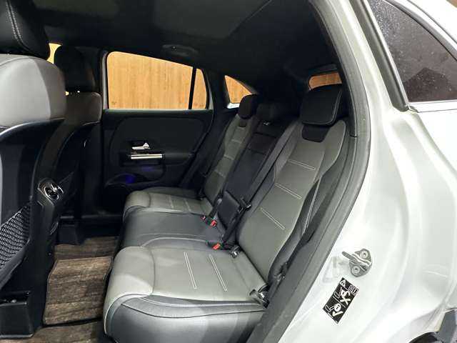 メルセデス・ベンツ Ｍ・ベンツ ＧＬＡ２００ｄ 4マチック AMGライン 千葉県 2022(令4)年 2.2万km デジタルホワイト ＡＭＧライン　/パノラマＳＲ　/グレーツートン革　/ＡＣＣ　/ナビ　/ＴＶ　/Ｂｌｕｅｔｏｏｔｈ接続　/３６０°シートヒーター　/電動リアゲート　/ＬＥＤヘッドライト　/オートハイビーム　/衝突軽減Ｂ　/ＢＳＭ　/ＬＫＡ