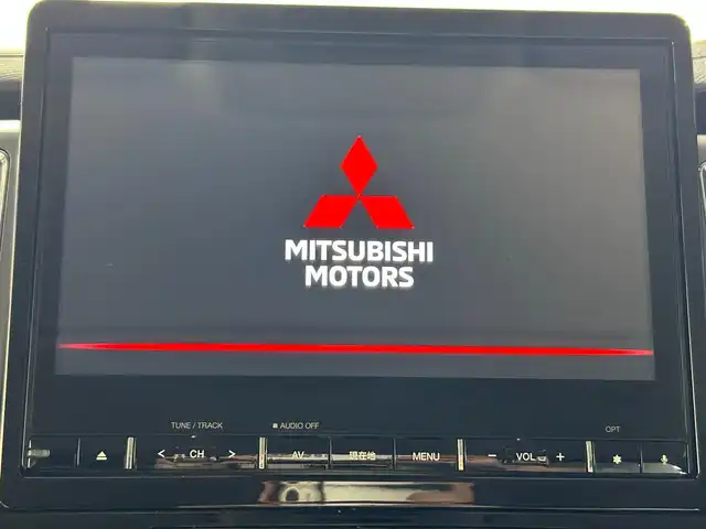 三菱 デリカＤ：５ P 佐賀県 2023(令5)年 1.5万km ホワイトダイヤモンド 純正10.1インチナビ/CD/DVD/Bluetooth/フルセグTV/全方位カメラ/両側パワースライドドア/衝突軽減ブレーキ/横滑り防止/車線逸脱防止装置/ブラインドスポットモニター/ETC/前方ドライブレコーダー/ステアリングヒーター/電動パワーバックドア/パドルシフト/ウィンカーミラー/LEDヘッドライト/フォグランプ/純正18インチアルミホイール/パワーシート/追従付きクルーズコントロール/ステアリングリモコン/ダブルエアコン/合皮シートカバー