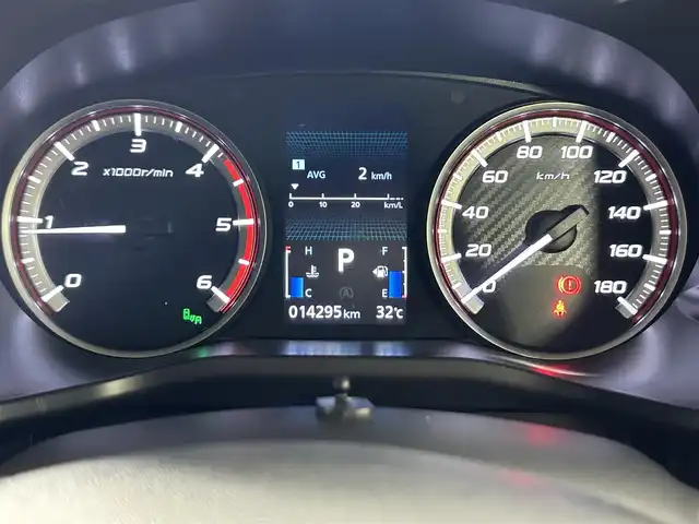 三菱 デリカＤ：５ P 佐賀県 2023(令5)年 1.5万km ホワイトダイヤモンド 純正10.1インチナビ/CD/DVD/Bluetooth/フルセグTV/全方位カメラ/両側パワースライドドア/衝突軽減ブレーキ/横滑り防止/車線逸脱防止装置/ブラインドスポットモニター/ETC/前方ドライブレコーダー/ステアリングヒーター/電動パワーバックドア/パドルシフト/ウィンカーミラー/LEDヘッドライト/フォグランプ/純正18インチアルミホイール/パワーシート/追従付きクルーズコントロール/ステアリングリモコン/ダブルエアコン/合皮シートカバー