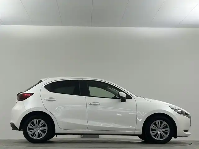 マツダ マツダ２ 15S 埼玉県 2020(令2)年 0.6万km スノーフレイクホワイトパールマイカ 純正ナビ　Ａｐｐｌｅ　Ｃａｒ　Ｐｌａｙ　Ｂｌｕｅｔｏｏｔｈ　衝突軽減システム　オートハイビーム　コーナーセンサー プッシュスタート BSM アイドリングストップ 純正LEDヘッドライト ETC