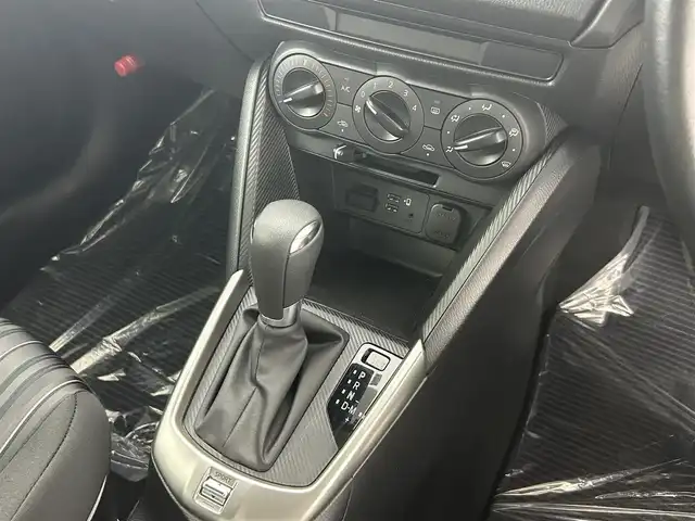 マツダ マツダ２ 15S 埼玉県 2020(令2)年 0.6万km スノーフレイクホワイトパールマイカ 純正ナビ　Ａｐｐｌｅ　Ｃａｒ　Ｐｌａｙ　Ｂｌｕｅｔｏｏｔｈ　衝突軽減システム　オートハイビーム　コーナーセンサー プッシュスタート BSM アイドリングストップ 純正LEDヘッドライト ETC