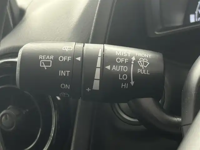 マツダ マツダ２ 15S 埼玉県 2020(令2)年 0.6万km スノーフレイクホワイトパールマイカ 純正ナビ　Ａｐｐｌｅ　Ｃａｒ　Ｐｌａｙ　Ｂｌｕｅｔｏｏｔｈ　衝突軽減システム　オートハイビーム　コーナーセンサー プッシュスタート BSM アイドリングストップ 純正LEDヘッドライト ETC