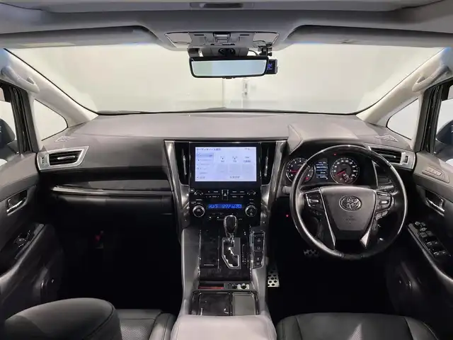 トヨタ アルファード S Cパッケージ 愛知県 2020(令2)年 6.2万km ブラック 純正９インチディスプレイナビ　/（AM/FM/CD・DVD再生/SD/フルセグTV/USB)/ＪＢＬサウンド　/ツインムーンルーフ　/純正エアロ　/寒冷地仕様　/アラウンドビューモニター　/ＡＣ１００Ｖ　/ＣＤ・ＤＶＤデッキ　/トヨタセーフティセンス　/　　-プリクラッシュセーフティ/　　-レーントレーニングアシスト/　　-クリアランスソナー/　　-ロードサインアシスト/　　-ブラインドスポットモニター/　　-先行車発進通知/アドバンスパーク　/両側パワースライドドア/ビルトインＥＴＣ2.0/三眼LEDヘッドライト/シートベンチレーション/シートヒーター/メモリー機能付パワーシート/ドライブレコーダー/デジタルインナーミラー/ステアリングヒーター/シーケンシャルターンランプ/カーテシランプ