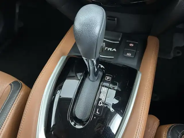 日産 エクストレイル 20Xi レザーエディション 道央・札幌 2020(令2)年 6.2万km ブリリアントホワイトパール ・ワンオーナー/・４WD/・純正SDナビ/　BT/CD/DVD/USB/SD/iPod/AUX/フルセグ/・ビルトインETC/・純正前方ドライブレコーダー/・全方位カメラ/・デジタルインナーミラー/・プロパイロット/・レーダークルーズコントロール/・衝突軽減ブレーキ/・横滑り防止/・レーンキープアシスト/・ダウンヒルアシストコントロール/・前後コーナーセンサー/・電動リアゲート/・レザーシート/・前席シートヒーター/・前席パワーシート/・LEDヘッドライト/・オートライト/・オートマチックハイビーム/・ヘッドライトレベライザー/・プッシュスタート/・スマートキー/・取扱説明書/・保証書