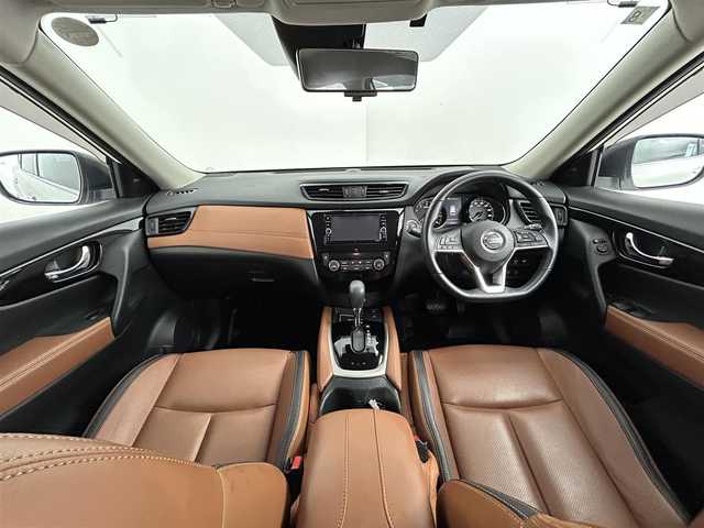 日産 エクストレイル 20Xi レザーエディション 道央・札幌 2020(令2)年 6.2万km ブリリアントホワイトパール ・ワンオーナー/・４WD/・純正SDナビ/　BT/CD/DVD/USB/SD/iPod/AUX/フルセグ/・ビルトインETC/・純正前方ドライブレコーダー/・全方位カメラ/・デジタルインナーミラー/・プロパイロット/・レーダークルーズコントロール/・衝突軽減ブレーキ/・横滑り防止/・レーンキープアシスト/・ダウンヒルアシストコントロール/・前後コーナーセンサー/・電動リアゲート/・レザーシート/・前席シートヒーター/・前席パワーシート/・LEDヘッドライト/・オートライト/・オートマチックハイビーム/・ヘッドライトレベライザー/・プッシュスタート/・スマートキー/・取扱説明書/・保証書