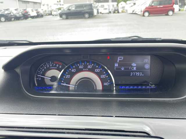 スズキ ワゴンＲ スティングレー HYBRID X 岩手県 2018(平30)年 3.8万km ピュアホワイトP ワンオーナー/社外ディスプレイオーディオ/AM/FM/CD/DVD/Bluetooth/バックカメラ/ドライブレコーダー/衝突被害軽減ブレーキ/レーンキープアシスト/横滑り防止装置/アイドリングストップ/シートヒーター/オートライト/LEDヘッドライト/フォグランプ/スマートキー/プッシュスタート/電動格納ミラー/純正１４インチAW/純正フロアマット/純正ドアバイザー/エンジンスターター/ヘッドアップディスプレイ