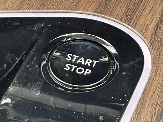 日産 オーラ G レザーエディション 滋賀県 2023(令5)年 1.2万km 黒 純正9インチナビ/Bluetooth/USB/AppleCarPlay/フルセグテレビ/アラウンドビューモニター/プロパイロット/全方位運転支援システム/・インテリジェントエマージェンシーブレーキ/・踏み間違い衝突防止アシスト/・標識検知機能/・前方衝突予測警報/・車線逸脱警報/・ふらつき警報/・車線逸脱防止支援システム/・エマージェンシーストップシグナル/インテリジェントルームミラー/ビルトインETC2.0/ドライブレコーダー/置くだけ充電/BOSEサウンドシステム/LEDヘッドライト/オートライト/プシュスタート/スマートキー