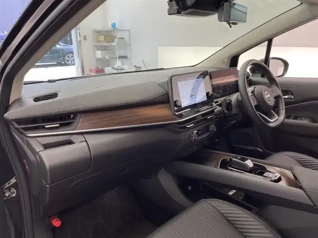 日産 オーラ G レザーエディション 滋賀県 2023(令5)年 1.2万km 黒 純正9インチナビ/Bluetooth/USB/AppleCarPlay/フルセグテレビ/アラウンドビューモニター/プロパイロット/全方位運転支援システム/・インテリジェントエマージェンシーブレーキ/・踏み間違い衝突防止アシスト/・標識検知機能/・前方衝突予測警報/・車線逸脱警報/・ふらつき警報/・車線逸脱防止支援システム/・エマージェンシーストップシグナル/インテリジェントルームミラー/ビルトインETC2.0/ドライブレコーダー/置くだけ充電/BOSEサウンドシステム/LEDヘッドライト/オートライト/プシュスタート/スマートキー