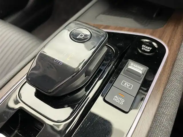 日産 オーラ G レザーエディション 滋賀県 2023(令5)年 1.2万km 黒 純正9インチナビ/Bluetooth/USB/AppleCarPlay/フルセグテレビ/アラウンドビューモニター/プロパイロット/全方位運転支援システム/・インテリジェントエマージェンシーブレーキ/・踏み間違い衝突防止アシスト/・標識検知機能/・前方衝突予測警報/・車線逸脱警報/・ふらつき警報/・車線逸脱防止支援システム/・エマージェンシーストップシグナル/インテリジェントルームミラー/ビルトインETC2.0/ドライブレコーダー/置くだけ充電/BOSEサウンドシステム/LEDヘッドライト/オートライト/プシュスタート/スマートキー