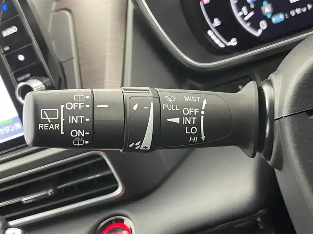 ホンダ オデッセイ アブソルート EX 埼玉県 2021(令3)年 2.2万km プラチナホワイトパール 純正１０インチナビ　フリップダウンモニター　マルチビューカメラ　ＢＳＭ　ビルトインＥＴＣ２．０　前後ドライブレコーダー　ホンダセンシング　アダクティブクルーズコントロール　シートヒーター　ＨＤＭＩ