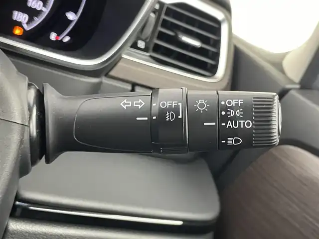 ホンダ オデッセイ アブソルート EX 埼玉県 2021(令3)年 2.2万km プラチナホワイトパール 純正１０インチナビ　フリップダウンモニター　マルチビューカメラ　ＢＳＭ　ビルトインＥＴＣ２．０　前後ドライブレコーダー　ホンダセンシング　アダクティブクルーズコントロール　シートヒーター　ＨＤＭＩ