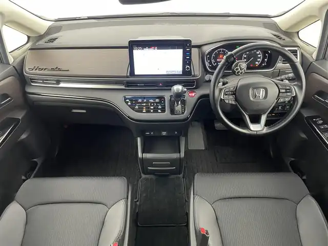 ホンダ オデッセイ アブソルート EX 埼玉県 2021(令3)年 2.2万km プラチナホワイトパール 純正１０インチナビ　フリップダウンモニター　マルチビューカメラ　ＢＳＭ　ビルトインＥＴＣ２．０　前後ドライブレコーダー　ホンダセンシング　アダクティブクルーズコントロール　シートヒーター　ＨＤＭＩ