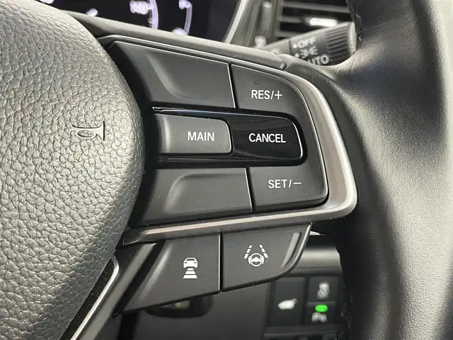 ホンダ オデッセイ アブソルート EX 埼玉県 2021(令3)年 2.2万km プラチナホワイトパール 純正１０インチナビ　フリップダウンモニター　マルチビューカメラ　ＢＳＭ　ビルトインＥＴＣ２．０　前後ドライブレコーダー　ホンダセンシング　アダクティブクルーズコントロール　シートヒーター　ＨＤＭＩ