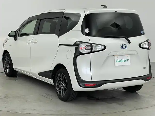 トヨタ シエンタ ハイブリッド G 愛知県 2017(平29)年 8.9万km ホワイトパールクリスタルシャイン トヨタセーフティセンス/　　・プリクラッシュセーフティ/　　・レーンディバーチャーアラート/　　・オートマチックハイビーム/ディーラーオプション7インチナビ/　　・CD/DVD/Bluetooth対応/ワンセグTV/バックカメラ/ドライブレコーダー/ETC/革巻きステアリング/ステアリングリモコン/両側パワースライドドア/ハロゲンヘッドライト/社外15インチアルミホイール