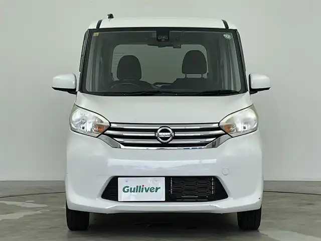 日産 デイズ ルークス X Vセレクション 群馬県 2016(平28)年 7.9万km ホワイトパール 禁煙車　純正ナビ　ＢＴ　フルセグ　フリップダウンモニター　全方位カメラ　両側パワスラ　衝突軽減　ドライブレコーダー　アイドリングストップ　横滑り防止　オートエアコン　Ｐスタート　ステアリングスイッチ