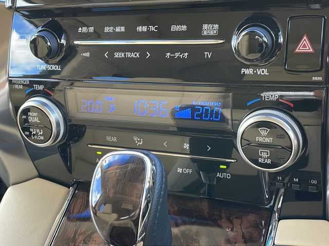 トヨタ ヴェルファイア ハイブリット V Lエディション 山形県 2018(平30)年 5.1万km スティールブロンドM 禁煙車/サンルーフ/レザーシート/Toyota Safety Sense/・プリクラッシュセーフティ/・レーントレーシングアシスト/・レーダークルーズコントロール/・ロードサインアシスト/・発進遅れ告知機能/・プロアクティブドライビングアシスト/・オートマチックハイビーム/JBLプレミアムサウンド/デジタルインナーミラー/ブラインドスポットモニター/クリアランスソナー/両側パワースライドドア/純正ナビ(CD.DVD.BT.USB.AUX)/パノラミックビューモニター/フルセグ/純正フリップダウンモニター/パワーバックドア/シートヒーター/ベンチレーション/パワーシート/ウッドコンビステアリング/電動パーキングブレーキ/オートホールド/LEDヘッドライト/プッシュスタート/スマートキー