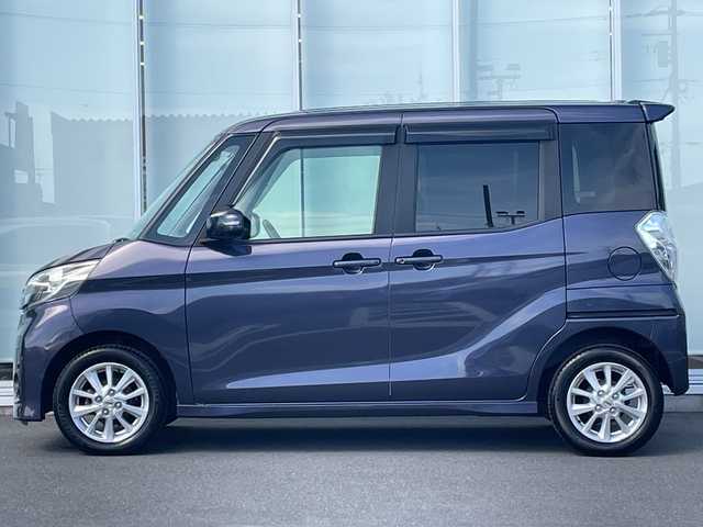日産 デイズ ルークス ハイウェイスターX 神奈川県 2016(平28)年 5.6万km プレミアムパープルP 純正ナビ（MC315D-W）/フルセグ/Bluetooth/CD/DVD/USB/片側パワースライドドア　/ETC　/ドライブレコーダー　/キセノンヘッドライト　/フォグライト　/電動格納ミラー　/純正フロアマット　/純正アルミホイール　/ABS　/横滑り防止装置　/衝突被害軽減システム/Wエアバック