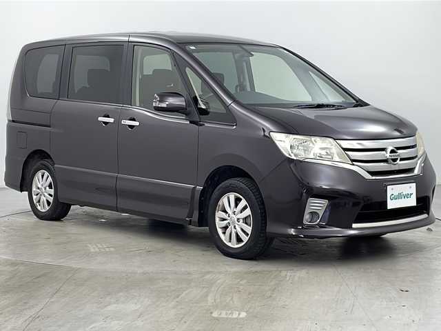 日産 セレナ ハイウェイスター 道央・札幌 2013(平25)年 7.1万km オーロラモーヴ ・4WD/・純正ナビCD&DVD&BT/・バックカメラ/・両側パワースライドドア/・クルーズコントロール/・横滑り防止装置/・ビルトインETC/・純正フロアマット/・HIDヘッドライト/・フォグランプ/・オートライト/・スマートキー/・純正エンジンスターター/・社外スタッドレスタイヤ積込