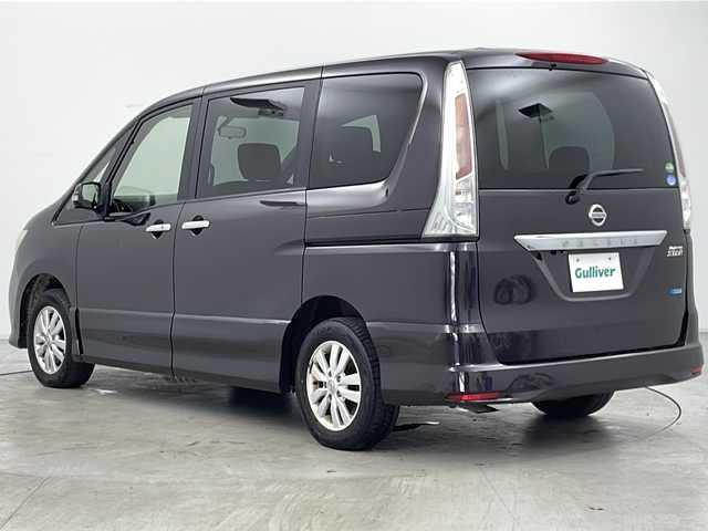 日産 セレナ ハイウェイスター 道央・札幌 2013(平25)年 7.1万km オーロラモーヴ ・4WD/・純正ナビCD&DVD&BT/・バックカメラ/・両側パワースライドドア/・クルーズコントロール/・横滑り防止装置/・ビルトインETC/・純正フロアマット/・HIDヘッドライト/・フォグランプ/・オートライト/・スマートキー/・純正エンジンスターター/・社外スタッドレスタイヤ積込