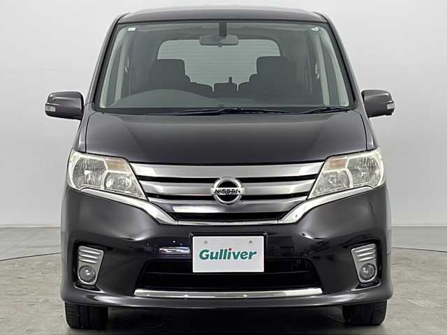 日産 セレナ ハイウェイスター 道央・札幌 2013(平25)年 7.1万km オーロラモーヴ ・4WD/・純正ナビCD&DVD&BT/・バックカメラ/・両側パワースライドドア/・クルーズコントロール/・横滑り防止装置/・ビルトインETC/・純正フロアマット/・HIDヘッドライト/・フォグランプ/・オートライト/・スマートキー/・純正エンジンスターター/・社外スタッドレスタイヤ積込