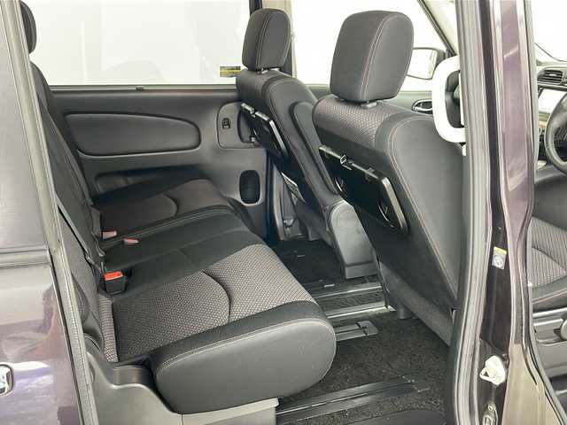 日産 セレナ ハイウェイスター 道央・札幌 2013(平25)年 7.1万km オーロラモーヴ ・4WD/・純正ナビCD&DVD&BT/・バックカメラ/・両側パワースライドドア/・クルーズコントロール/・横滑り防止装置/・ビルトインETC/・純正フロアマット/・HIDヘッドライト/・フォグランプ/・オートライト/・スマートキー/・純正エンジンスターター/・社外スタッドレスタイヤ積込
