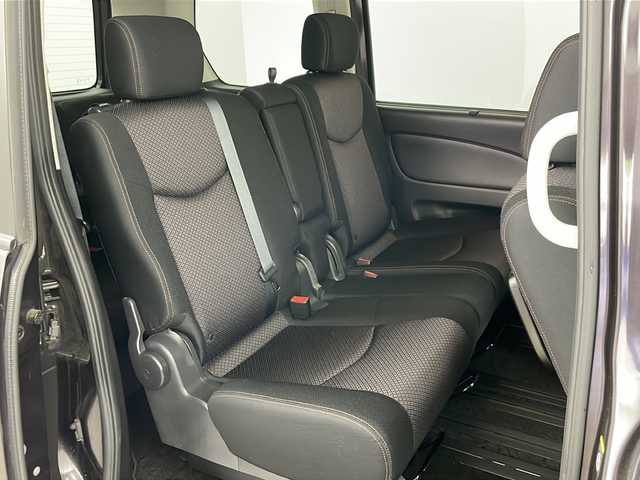 日産 セレナ ハイウェイスター 道央・札幌 2013(平25)年 7.1万km オーロラモーヴ ・4WD/・純正ナビCD&DVD&BT/・バックカメラ/・両側パワースライドドア/・クルーズコントロール/・横滑り防止装置/・ビルトインETC/・純正フロアマット/・HIDヘッドライト/・フォグランプ/・オートライト/・スマートキー/・純正エンジンスターター/・社外スタッドレスタイヤ積込
