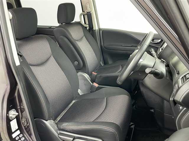 日産 セレナ ハイウェイスター 道央・札幌 2013(平25)年 7.1万km オーロラモーヴ ・4WD/・純正ナビCD&DVD&BT/・バックカメラ/・両側パワースライドドア/・クルーズコントロール/・横滑り防止装置/・ビルトインETC/・純正フロアマット/・HIDヘッドライト/・フォグランプ/・オートライト/・スマートキー/・純正エンジンスターター/・社外スタッドレスタイヤ積込