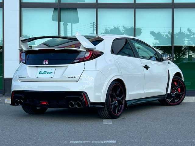 ホンダ シビック タイプR 和歌山県 2016(平28)年 9.1万km チャンピオンシップホワイト 純正7インチナビ/Bluetooth/USB/バックカメラ/ETC2.0/前後ドライブレコーダー/クルーズコントロール/革巻きステアリング/ステアリングスイッチ/LEDヘッドライト/フォグランプ/オートライト/純正19インチAW/純正フロアマット/プッシュスタート/スマートキー/スペアキー/取扱説明書