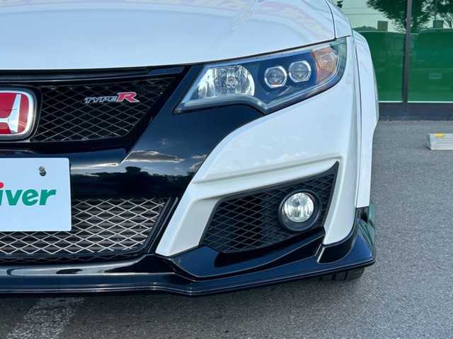ホンダ シビック タイプR 和歌山県 2016(平28)年 9.1万km チャンピオンシップホワイト 純正7インチナビ/Bluetooth/USB/バックカメラ/ETC2.0/前後ドライブレコーダー/クルーズコントロール/革巻きステアリング/ステアリングスイッチ/LEDヘッドライト/フォグランプ/オートライト/純正19インチAW/純正フロアマット/プッシュスタート/スマートキー/スペアキー/取扱説明書