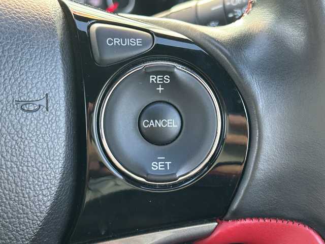 ホンダ シビック タイプR 和歌山県 2016(平28)年 9.1万km チャンピオンシップホワイト 純正7インチナビ/Bluetooth/USB/バックカメラ/ETC2.0/前後ドライブレコーダー/クルーズコントロール/革巻きステアリング/ステアリングスイッチ/LEDヘッドライト/フォグランプ/オートライト/純正19インチAW/純正フロアマット/プッシュスタート/スマートキー/スペアキー/取扱説明書