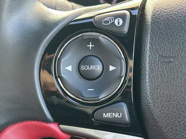 ホンダ シビック タイプR 和歌山県 2016(平28)年 9.1万km チャンピオンシップホワイト 純正7インチナビ/Bluetooth/USB/バックカメラ/ETC2.0/前後ドライブレコーダー/クルーズコントロール/革巻きステアリング/ステアリングスイッチ/LEDヘッドライト/フォグランプ/オートライト/純正19インチAW/純正フロアマット/プッシュスタート/スマートキー/スペアキー/取扱説明書