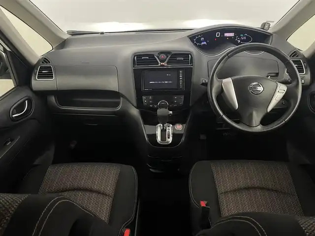 日産 セレナ ハイウェイスター Sハイブリッド 埼玉県 2014(平26)年 5.8万km ブリリアントホワイトパール 純正９インチフリップダウンモニター　/社外ＳＤナビ　/クルーズコントロール　/両側パワースライドドア　/ＥＴＣ　/エマージェンシーブレーキ　/レーンキープアシスト　/後方コーナーセンサー/純正１６インチアルミホイール　/社外フロアマット/フォグランプ/LEDヘッドライト/オートライト/プッシュスタート/スマートキー
