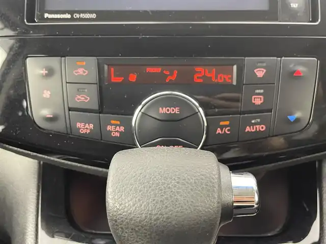 日産 セレナ ハイウェイスター Sハイブリッド 埼玉県 2014(平26)年 5.8万km ブリリアントホワイトパール 純正９インチフリップダウンモニター　/社外ＳＤナビ　/クルーズコントロール　/両側パワースライドドア　/ＥＴＣ　/エマージェンシーブレーキ　/レーンキープアシスト　/後方コーナーセンサー/純正１６インチアルミホイール　/社外フロアマット/フォグランプ/LEDヘッドライト/オートライト/プッシュスタート/スマートキー