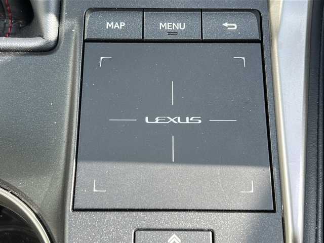 レクサス ＮＸ 300 Fスポーツ 福岡県 2020(令2)年 2万km ホワイトノーヴァガラスフレーク メーカーナビ/【AM/FM/CD/DVD/SD/USB/BT/フルセグTV】/アラウンドビューモニター/サンルーフ/3眼LEDヘッドライト/レクサスセーフティ・レーダークルーズコントロール/ブラインドスポットモニター/パワーバックドア/前席シートヒーター＆エアシート/前席パワーシート/ステアリングヒーター/パドルシフト/ステアリングスイッチ/電動格納ミラー/電動パーキングブレーキ/置くだけ充電