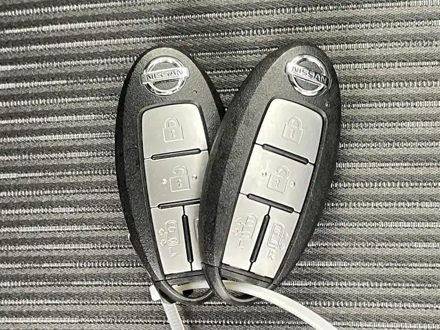 日産 セレナ e－パワー ハイウェイスター V 千葉県 2021(令3)年 4.5万km ブリリアントホワイトパール 禁煙車/エマージェンシーブレーキ/レーンキープアシスト/プロパイロット/ブラインドスポットモニター/純正10型メモリビ/　CD/DVD/BT/フルセグTV/両側パワースライドドア/アラウンドビューモニター/ETC/電子パーキング/オートホールド/ステアリングスイッチ/革巻きステアリング/スマートキー&プッシュスタート/純正16インチアルミホイール/LEDヘッドライト/フォグライト