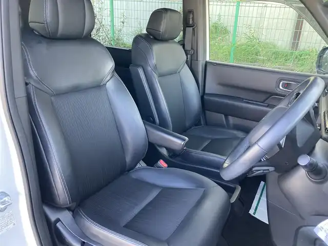 ホンダ ステップワゴン スパーダ eHEV 香川県 2022(令4)年 7.3万km プラチナホワイトパール 純正11.4型ナビ/フルセグTV/純正15.6型リア席モニター/両側パワースライドドア/マルチビューカメラ/ビルトインETC/アダプティブクルーズコントロール/ホンダセンシング/・衝突被害軽減ブレーキ/・車線逸脱防止支援/・前後誤発進抑制/・ブラインドスポットインフォメーション/・標識認識/・オートハイビーム/LEDヘッドランプ/革巻きステアリング/パドルシフト/合皮/撥水加工ファブリックコンビシート/前席シートヒーター/2列目キャプテンシート/オットマン/純正16インチアルミホイール/スマートキー/プッシュエンジンスタート/禁煙車