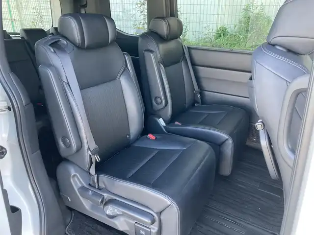 ホンダ ステップワゴン スパーダ eHEV 香川県 2022(令4)年 7.3万km プラチナホワイトパール 純正11.4型ナビ/フルセグTV/純正15.6型リア席モニター/両側パワースライドドア/マルチビューカメラ/ビルトインETC/アダプティブクルーズコントロール/ホンダセンシング/・衝突被害軽減ブレーキ/・車線逸脱防止支援/・前後誤発進抑制/・ブラインドスポットインフォメーション/・標識認識/・オートハイビーム/LEDヘッドランプ/革巻きステアリング/パドルシフト/合皮/撥水加工ファブリックコンビシート/前席シートヒーター/2列目キャプテンシート/オットマン/純正16インチアルミホイール/スマートキー/プッシュエンジンスタート/禁煙車