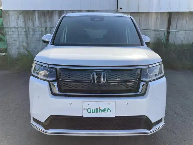 ホンダ ステップワゴン スパーダ eHEV 香川県 2022(令4)年 7.3万km プラチナホワイトパール 純正11.4型ナビ/フルセグTV/純正15.6型リア席モニター/両側パワースライドドア/マルチビューカメラ/ビルトインETC/アダプティブクルーズコントロール/ホンダセンシング/・衝突被害軽減ブレーキ/・車線逸脱防止支援/・前後誤発進抑制/・ブラインドスポットインフォメーション/・標識認識/・オートハイビーム/LEDヘッドランプ/革巻きステアリング/パドルシフト/合皮/撥水加工ファブリックコンビシート/前席シートヒーター/2列目キャプテンシート/オットマン/純正16インチアルミホイール/スマートキー/プッシュエンジンスタート/禁煙車