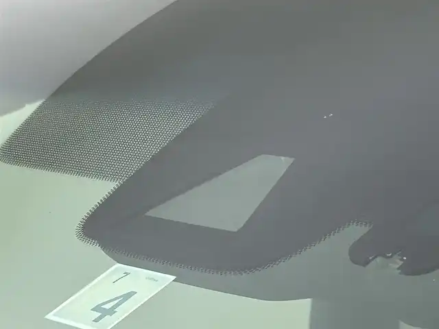 トヨタ アルファード SC 道央・札幌 2018(平30)年 2.3万km ホワイトパールクリスタルシャイン ・ワンオーナー/・４WD/・寒冷地仕様/・アルパイン11インチナビゲーション/　CD/DVD/フルセグ/SD/BT/・社外フリップダウンモニター/・純正ビルトインETC/・バックカメラ/・両側パワースライドドア/・パワーバックドア/・プリクラッシュセーフティ/・レーダークルーズコントロール/・横滑り防止装置/・前後コーナーセンサー/・レーンキープアシスト/・ロードサインアシスト/・先行車発進通知/・オートブレーキホールド/・１００V充電/・前席パワーシート/・レザーシート/・前席シートヒーター/エアシート/・ステアリングヒーター/・オットマン/・オートライト/・オートマチックハイビーム/・LEDヘッドライト/・フロントフォグライト/・純正フロアマット　（助手席/2列目一部欠品）/・スマートキー/・プッシュスタート/・純正AW18インチ/・nanoe