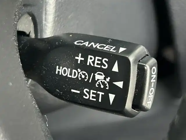 トヨタ アルファード SC 道央・札幌 2018(平30)年 2.3万km ホワイトパールクリスタルシャイン ・ワンオーナー/・４WD/・寒冷地仕様/・アルパイン11インチナビゲーション/　CD/DVD/フルセグ/SD/BT/・社外フリップダウンモニター/・純正ビルトインETC/・バックカメラ/・両側パワースライドドア/・パワーバックドア/・プリクラッシュセーフティ/・レーダークルーズコントロール/・横滑り防止装置/・前後コーナーセンサー/・レーンキープアシスト/・ロードサインアシスト/・先行車発進通知/・オートブレーキホールド/・１００V充電/・前席パワーシート/・レザーシート/・前席シートヒーター/エアシート/・ステアリングヒーター/・オットマン/・オートライト/・オートマチックハイビーム/・LEDヘッドライト/・フロントフォグライト/・純正フロアマット　（助手席/2列目一部欠品）/・スマートキー/・プッシュスタート/・純正AW18インチ/・nanoe