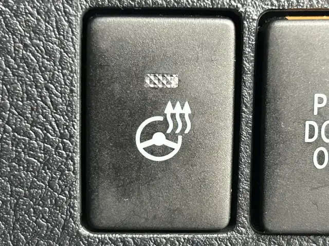 トヨタ アルファード SC 道央・札幌 2018(平30)年 2.3万km ホワイトパールクリスタルシャイン ・ワンオーナー/・４WD/・寒冷地仕様/・アルパイン11インチナビゲーション/　CD/DVD/フルセグ/SD/BT/・社外フリップダウンモニター/・純正ビルトインETC/・バックカメラ/・両側パワースライドドア/・パワーバックドア/・プリクラッシュセーフティ/・レーダークルーズコントロール/・横滑り防止装置/・前後コーナーセンサー/・レーンキープアシスト/・ロードサインアシスト/・先行車発進通知/・オートブレーキホールド/・１００V充電/・前席パワーシート/・レザーシート/・前席シートヒーター/エアシート/・ステアリングヒーター/・オットマン/・オートライト/・オートマチックハイビーム/・LEDヘッドライト/・フロントフォグライト/・純正フロアマット　（助手席/2列目一部欠品）/・スマートキー/・プッシュスタート/・純正AW18インチ/・nanoe