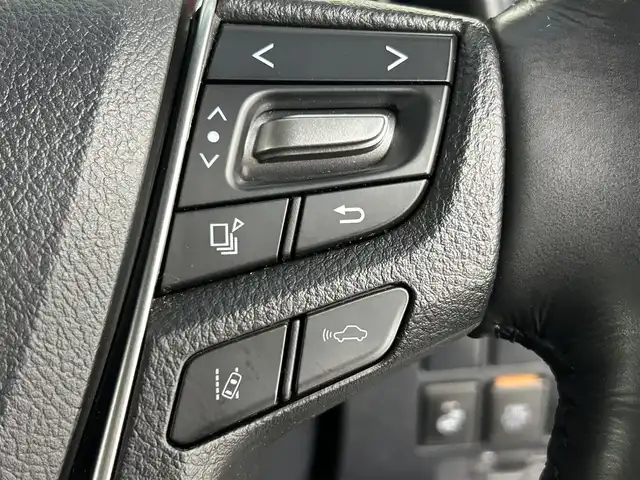 トヨタ アルファード SC 道央・札幌 2018(平30)年 2.3万km ホワイトパールクリスタルシャイン ・ワンオーナー/・４WD/・寒冷地仕様/・アルパイン11インチナビゲーション/　CD/DVD/フルセグ/SD/BT/・社外フリップダウンモニター/・純正ビルトインETC/・バックカメラ/・両側パワースライドドア/・パワーバックドア/・プリクラッシュセーフティ/・レーダークルーズコントロール/・横滑り防止装置/・前後コーナーセンサー/・レーンキープアシスト/・ロードサインアシスト/・先行車発進通知/・オートブレーキホールド/・１００V充電/・前席パワーシート/・レザーシート/・前席シートヒーター/エアシート/・ステアリングヒーター/・オットマン/・オートライト/・オートマチックハイビーム/・LEDヘッドライト/・フロントフォグライト/・純正フロアマット　（助手席/2列目一部欠品）/・スマートキー/・プッシュスタート/・純正AW18インチ/・nanoe