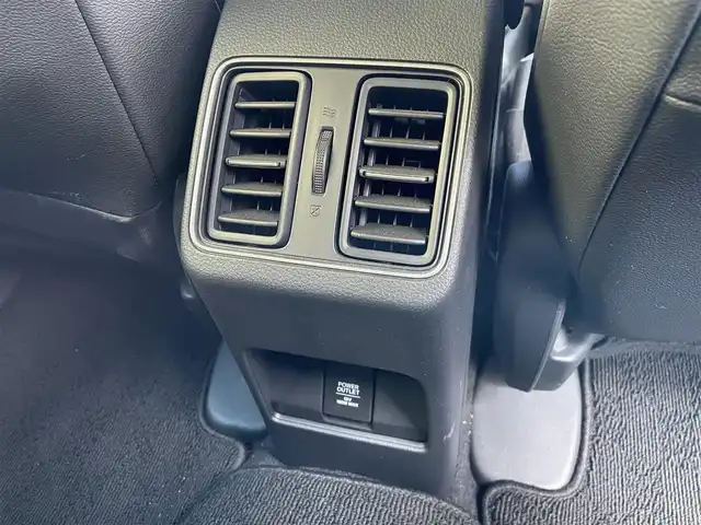 ホンダ ＷＲ－Ｖ Z+ 東京都 2024(令6)年 0.7万km メテオロイドグレーメタリック 純正ナビ　/フルセグＴＶ　Ｂｌｕｅｔｏｏｔｈ　/ＵＳＢ　/ＡｐｐｌｅＣａｒＰｌａｙ　/バックカメラ　/ドラレコ　/追従型クルーズコントロールシステム　/ＥＴＣ　/純正フロアマット　/純正アルミホイール　/パドルシフト/ABS/横滑り防止装置/盗難防止装置/オートライト