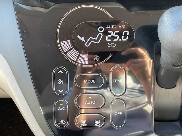 日産 デイズ ルークス X Vセレ +SeftyⅡ 宮城県 2014(平26)年 2.4万km ホワイトパール 登録時走行距離24021km/SDナビ/フルセグTV/CD/DVD/Bluetooth/全方位カメラ/横滑り防止装置/衝突軽減ブレーキ/ドライブレコーダー/片側パワースライドドア/純正フロアマット/コーナーセンサー/フルフラットシート