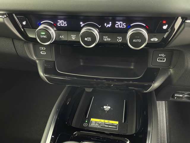 ホンダ ヴェゼル ハイブリッド e:HEV Z 新潟県 2025(令7)年 0.1万km未満 プラチナホワイトパール 4WD/ホンダセンシング/純正ナビ/　　フルセグ/BT/USB/AppleCarPlay/AndroidAuto/バックカメラ/パワーバックドア/レーダークルーズコントロール/LEDオートライト/Fフォグ/ハーフレザーシート/シートヒーター/純正18インチアルミホイール/パドルシフト/ステアリングスイッチ/ステリングヒーター/USBポート/TypeCポート/置くだけ充電/ブラインドスポットモニター/スマートキー/ビルトインETC2.0