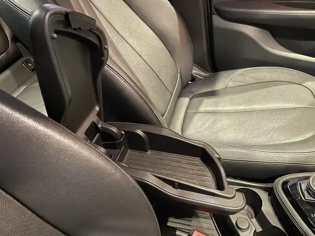 ＢＭＷ ２１８ｄ グランツアラー ラグジュアリー 愛知県 2016(平28)年 6.2万km アルピンホワイトⅢ 純正ＨＤＤナビ　/前席パワーシート　/運転席シートメモリー　/前席シートヒーター　/ＡＣＣ　/衝突軽減装置　/バックカメラ　/パークアシスト　/社外フルセグＴＶ　/ＨＩＤヘッドライト　/オートライト　/ＨＵＤ/アンビエントライト/パワーバックドア