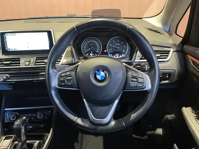 ＢＭＷ ２１８ｄ グランツアラー ラグジュアリー 愛知県 2016(平28)年 6.2万km アルピンホワイトⅢ 純正ＨＤＤナビ　/前席パワーシート　/運転席シートメモリー　/前席シートヒーター　/ＡＣＣ　/衝突軽減装置　/バックカメラ　/パークアシスト　/社外フルセグＴＶ　/ＨＩＤヘッドライト　/オートライト　/ＨＵＤ/アンビエントライト/パワーバックドア