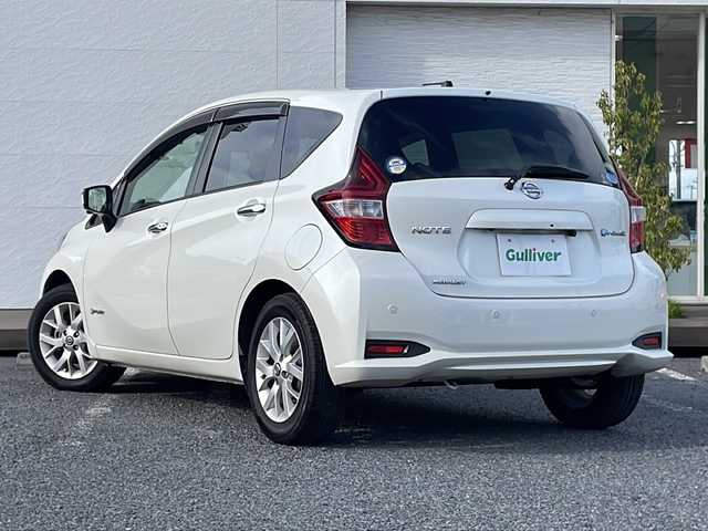 日産 ノート e－パワー メダリスト 千葉県 2020(令2)年 6.4万km ブリリアントホワイトパール ナビMJ320D-W 全方位カメラ スマートルームミラー ETC レーンアシスト BT AUX ステアスイッチ LEDライト オートライト 15インチAW 前後センサー スマートキー ウィンカーミラー