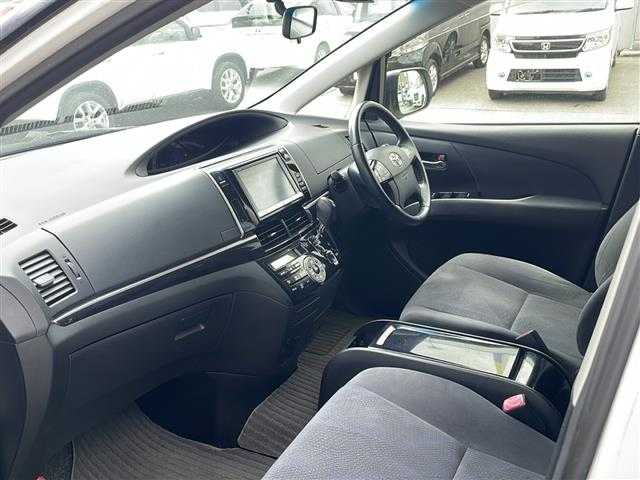 トヨタ エスティマ アエラス 道央・札幌 2013(平25)年 11.1万km ホワイトパールクリスタルシャイン (株)IDOMが運営する【じしゃロン札幌店】の自社ローン専用車両になります。こちらは現金またはオートローンご利用時の価格です。自社ローンご希望の方は別途その旨お申付け下さい。/純正HDDナビ/フルセグテレビ/バックカメラ/クルーズコントロール/ドアバイザー/プッシュスタート/両側パワースライドドア/ETC/HIDヘッドライト/オートライト/ステアリングスイッチ/革巻きステアリング/電動格納ミラー/ワイパーデアイサー/純正フロアマット/スマートキー